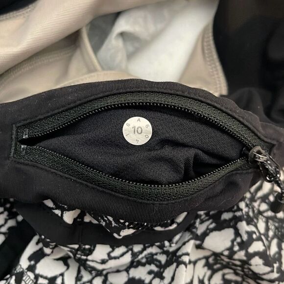 Lululemon Speed Short (2 1/2") 10 - Picture 8 of 8